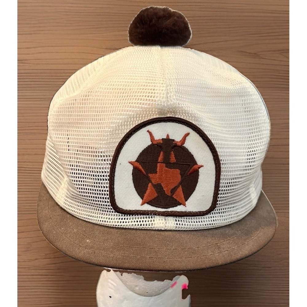 Retro Short Bill Pom Pom‎ Trucker Hat Texas Longhorn Style Patch Snapback